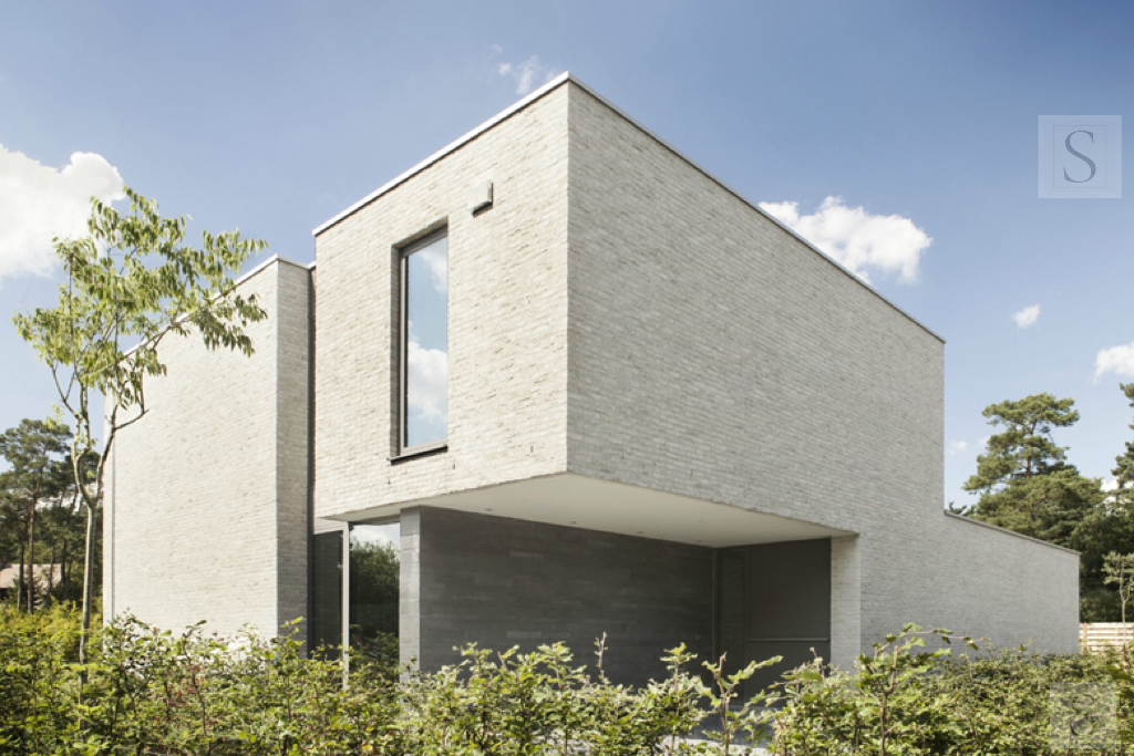 gevelsteen lichtgrijs hoge vest