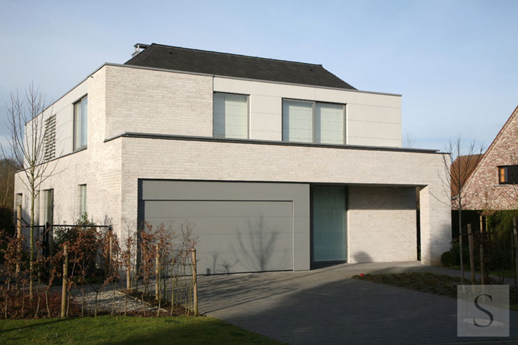 gevelsteen lichtgrijs hoge vest
