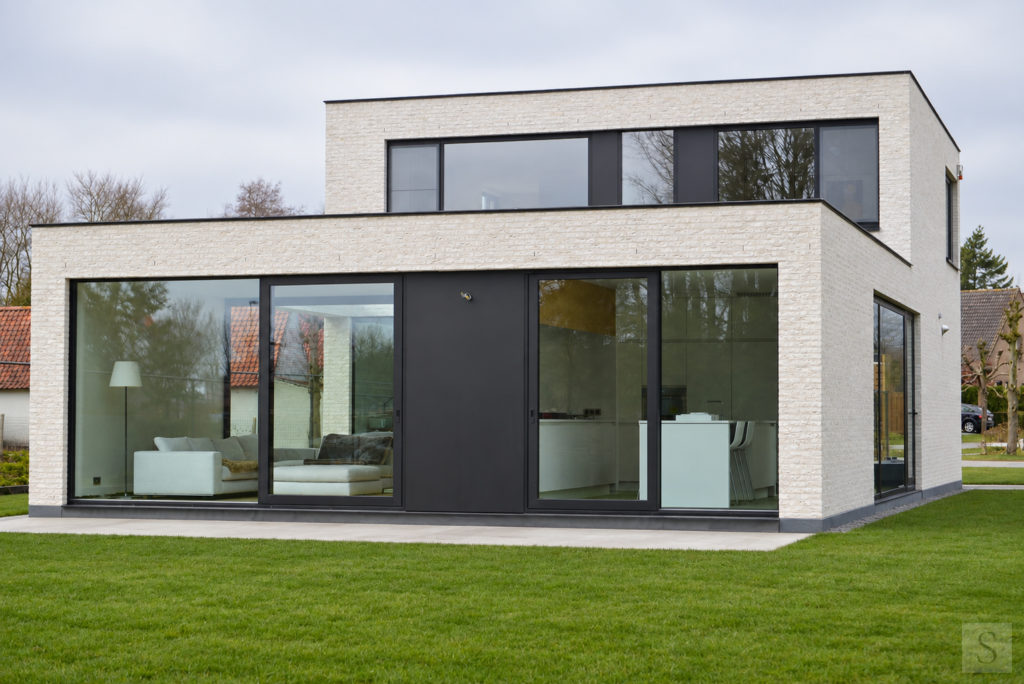Gevelsteen Hoge vest wit